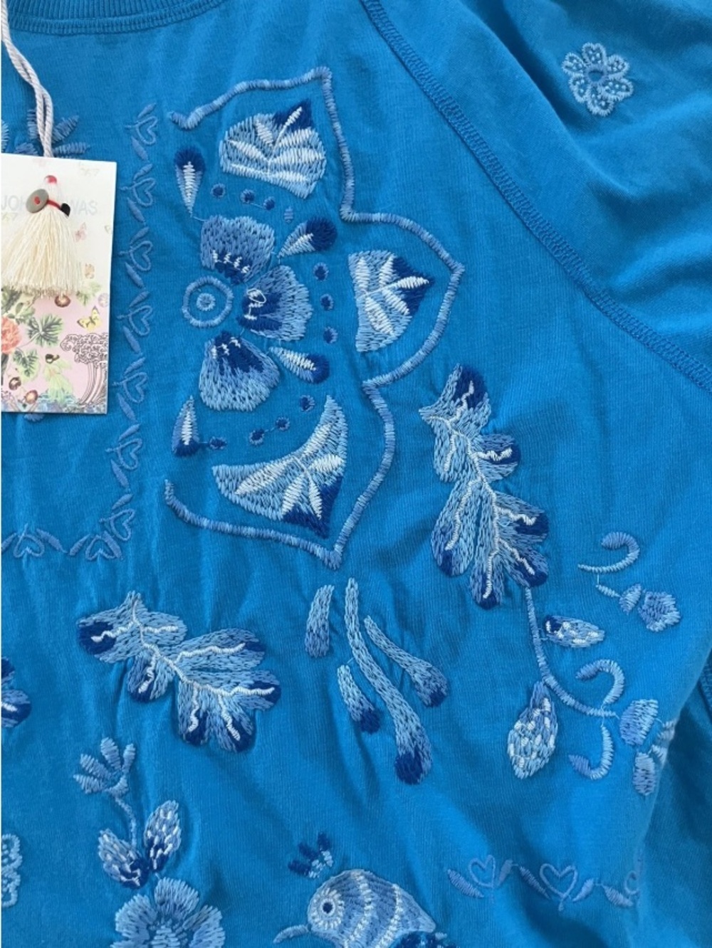 NWT Johnny Was Raw Edge Raglan Boxy Embroidered Tee Cotton Blue Ret. $130 Small - Picture 4 of 5